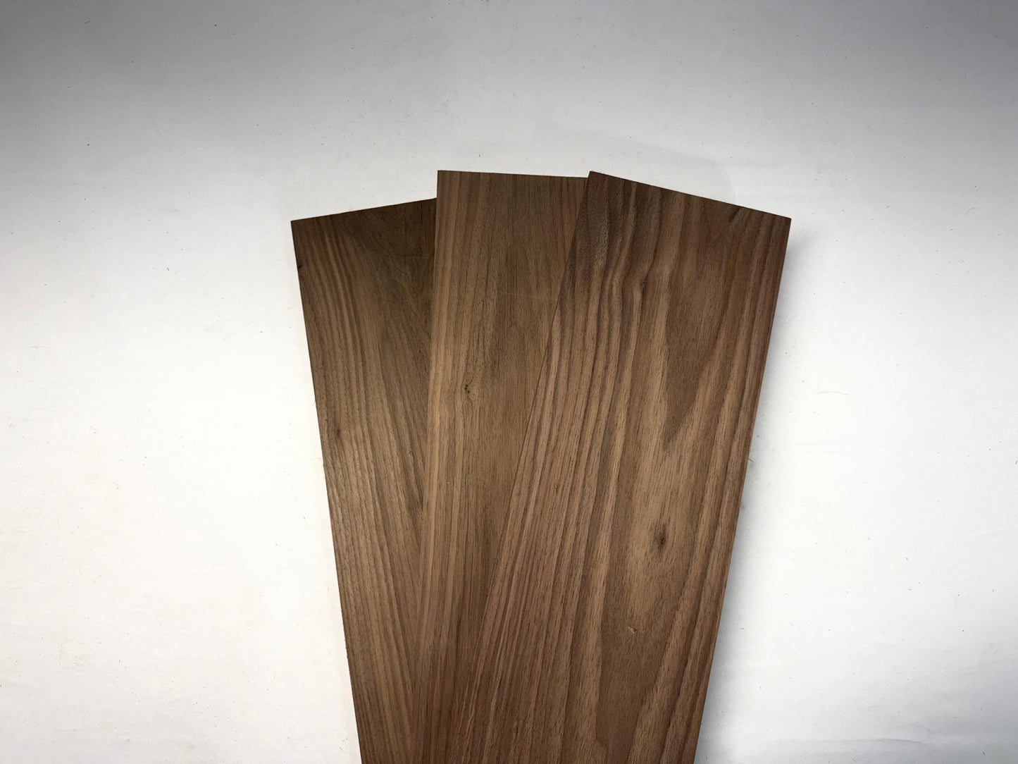 Steamed Black Walnut S/B (Select & Better) — 4/4 Kiln-Dried Boards | Widths 3–7″ | Lengths 12–42″ | Premium Walnut Lumber